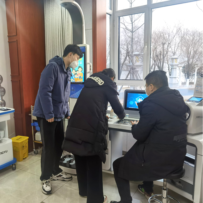 ̩����ɽ���Ͽ�������SH-T18����С��һ����ͻ�����