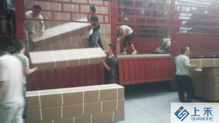 太阳成集团61999(中国)·有限公司智能投币身高体重秤发货现场