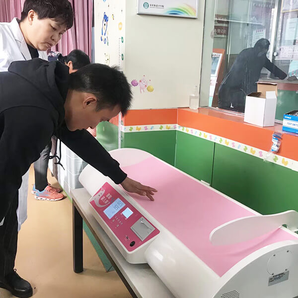 婴儿身高体重秤